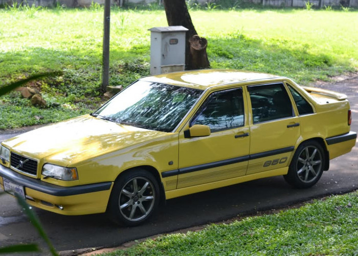 Volvo 850 Clubmaster 1996: Mobil Elegan untuk Kaum Elit Pecinta Golf. 