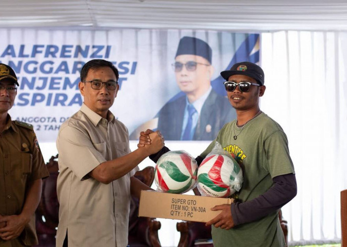Warga Bangun Rejo Curhat ke H. Alfrenzi Panggarbesi, Minta Masjid Hingga Lampu Surya