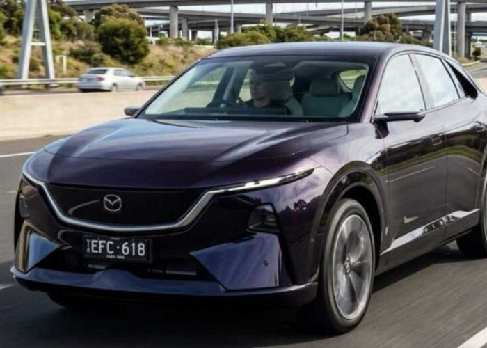 Tesla Model Y Wajib Waspada! Mazda CX-6e Punya Tenaga 258 PS, Harga Lebih Murah. 