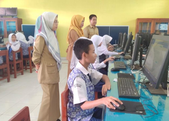 45 Siswa Ikut Ujian Nasional Berbasis Komputer