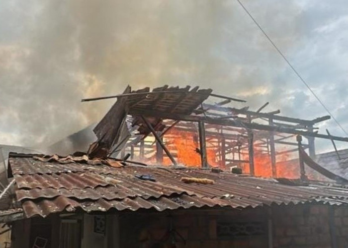 Rumah Warga di Sukajadi Hangus Terbakar, Camat Ingatkan Bahaya Korsleting Listrik