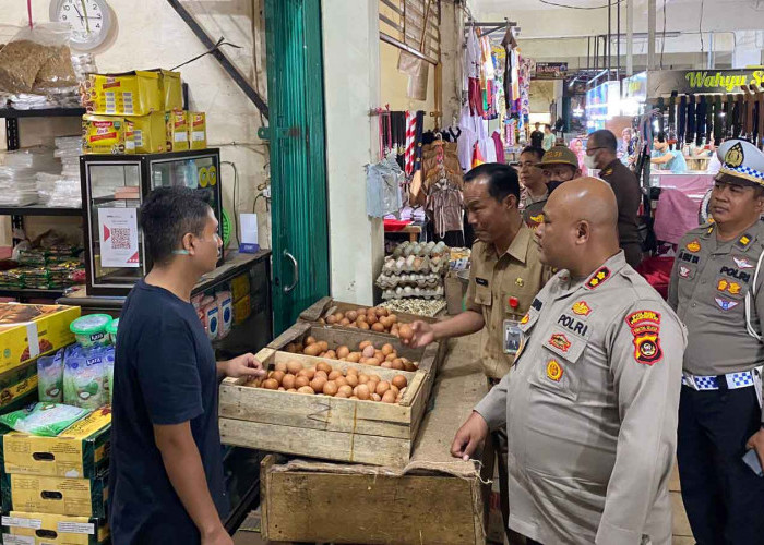 Monitoring Harga Bapokting, Kapolres Ingatkan Pedagang dan Agen Tidak Curang