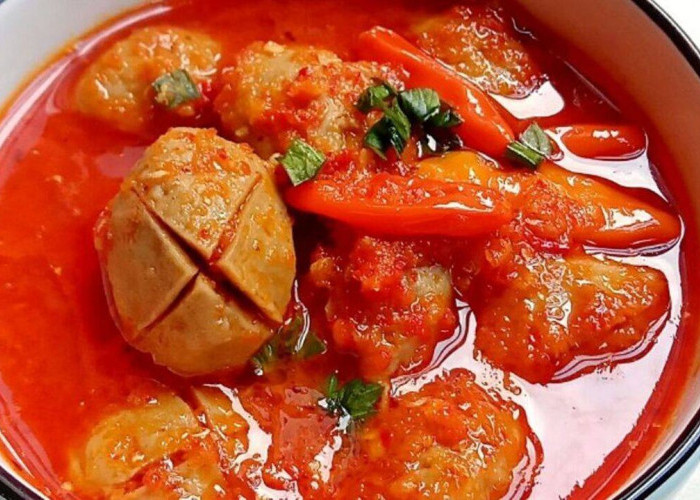 Sensasi Pedas Bakso Kuah Mercon : Sajian Kekinian yang Menggoda Lidah