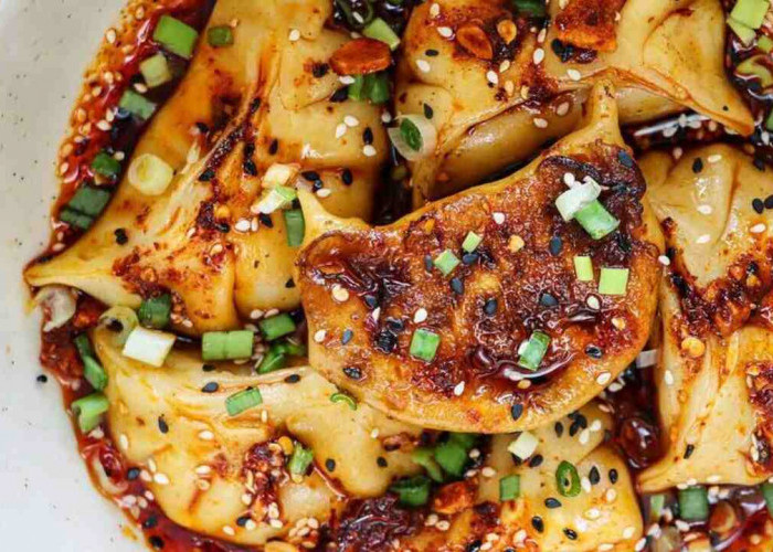 Gyoza Chili Oil : Sensasi Pedas yang Menggoyang Lidah Pecinta Kuliner