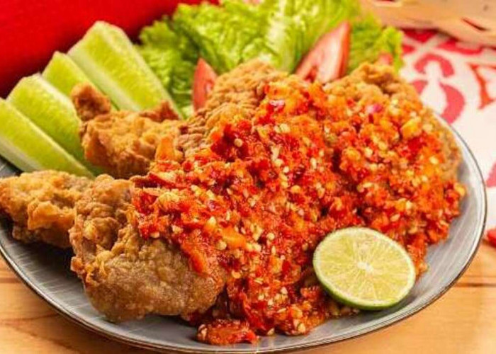 Ayam Geprek, Kuliner Pedas yang Terus Digemari Masyarakat Indonesia