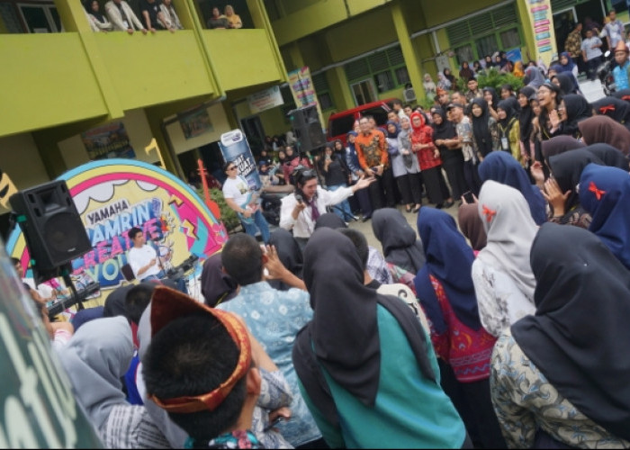 Yamaha Thamrin Hidupkan Kreativitas Pelajar SMAN 18 Palembang Lewat Thamrin Creative Youth 2025
