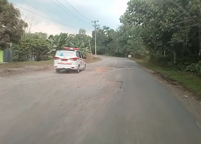 Kondisi Jalan Rusak Parah, Warga Keluhkan Akses Lubuklinggau–Palembang di Wilayah Musi Rawas