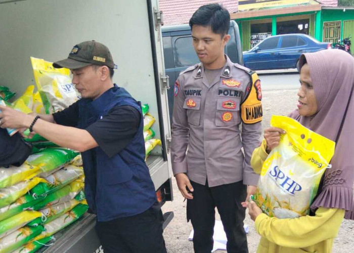 Polres Ogan Ilir Gelar Gerakan Pangan Murah, 2 Ton Beras Diserbu Warga Indralaya Utara