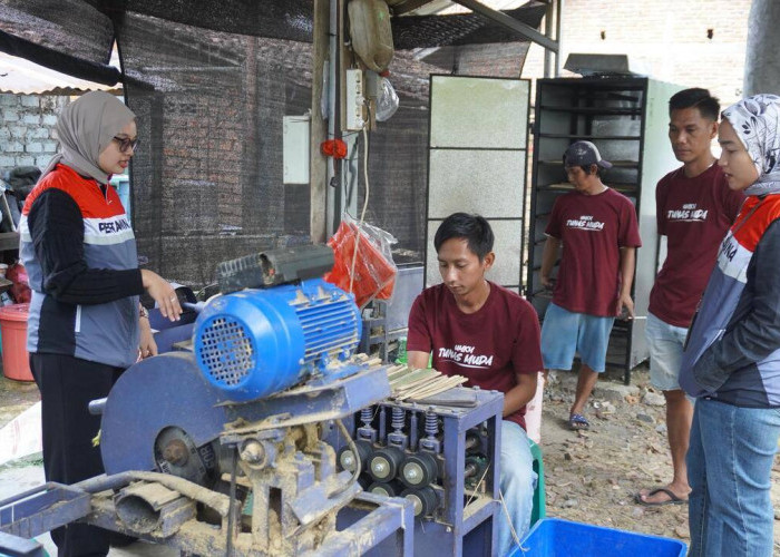 Pertamina Patra Niaga Regional Sumbagsel Berdayakan Masyarakat Desa Banu Ayu Manfaatkan Bambu Liar jadi Nilai 