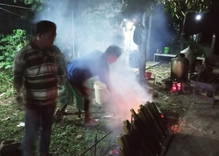 Sambut 10 Muharram, Warga Karang Raja Lestarikan Tradisi Melemang