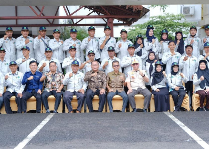 Pj Sekda Muba Musni Wijaya Lepas 139 Peserta PENAS Muba Ke Kota Padang