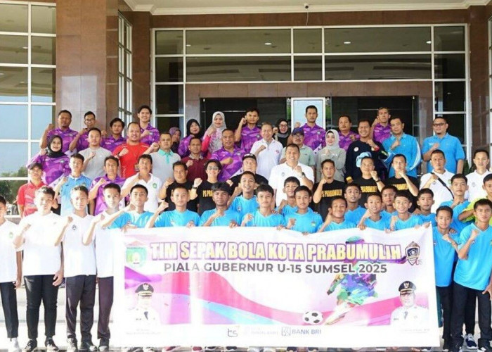 Lepas Tim U-15 Prabumulih ke Piala Gubernur Sumsel, Franky Nasril: Tunjukkan Sportivitas dan Mental Juara