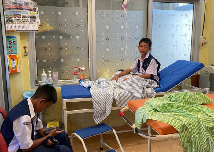 Belasan Siswa SMPN 9 OKU Keracunan MBG
