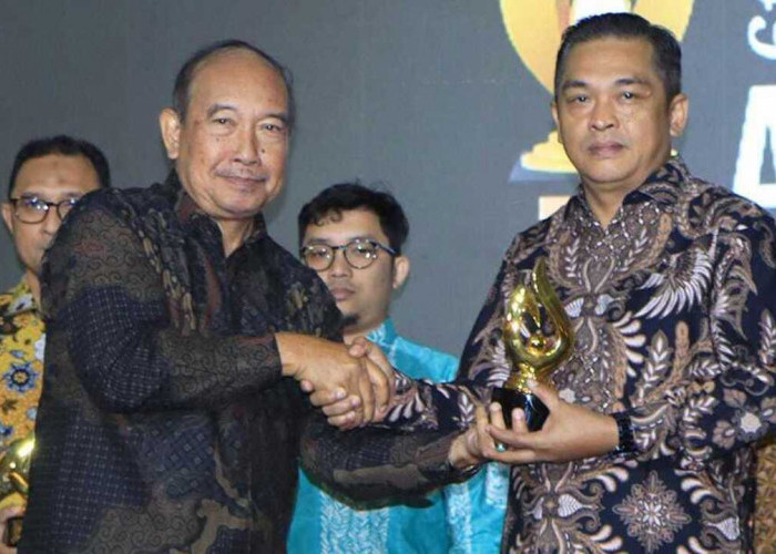 Perkuat Komitmen Keberlanjutan Berbasis ESG, Pusri Borong Dua Penghargaan Gold Pada TJSL dan CSR Award 2026