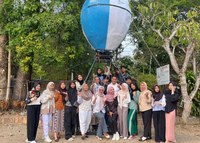 Unik! Balon Udara Hasil Pelatihan Pengelasan Mejeng di Kantor Disnaker Prabumulih