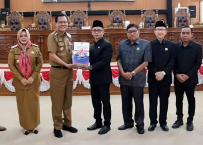 Bupati Serahkan Dokumen LKPJ 2024