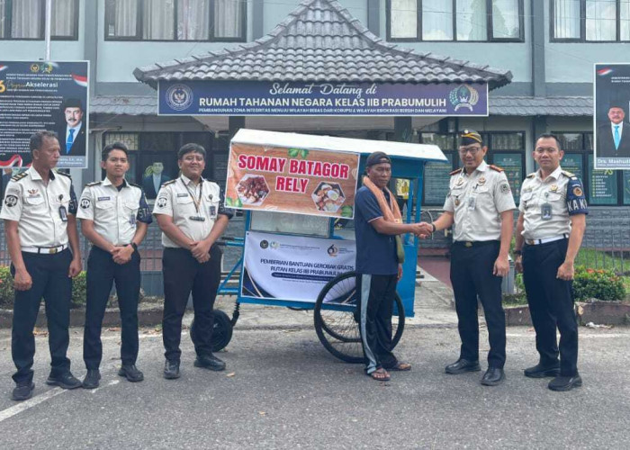 Rutan Prabumulih Salurkan Gerobak Usaha Gratis untuk Keluarga Warga Binaan, Dorong Kemandirian Ekonomi