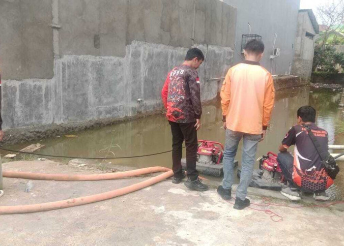 BPBD OKU Sedot Banjir di Kawasan Kota Baturaja