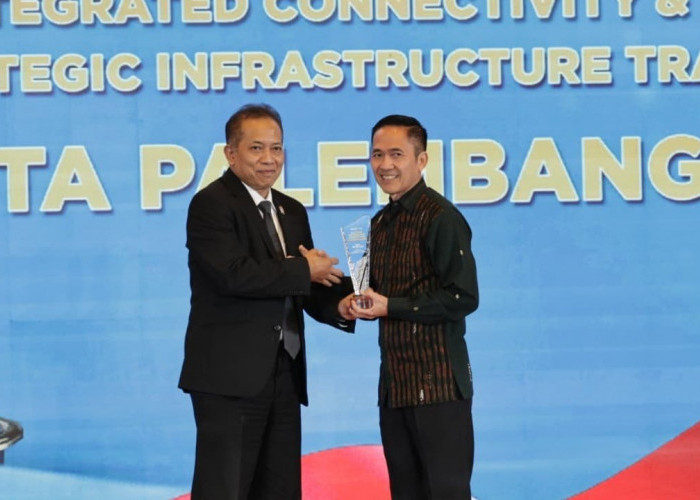 Berhasil membangun Infrastruktur konektivitas transportasi, Palembang Raih National Governance  Award 2026
