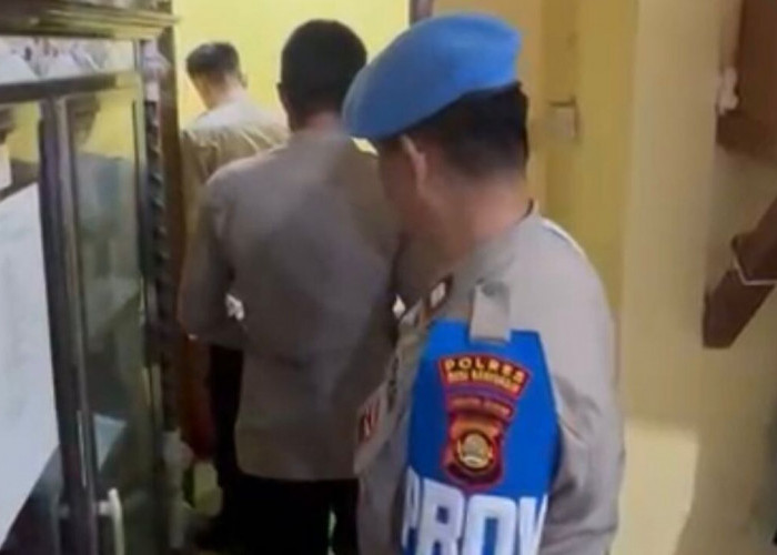 Kapolsek Tungkal Jaya Sidak Anggota dan Laksanakan Tes Urine