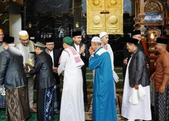Sholat Idul Fitri di Masjid Agung An-Nur Tanjung Senai: Bupati Ogan Ilir Panca Wijaya Akbar Sampaikan Pesan In