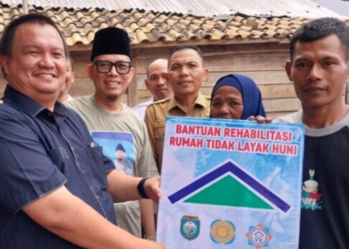 Dinas PU Perkim OKU Lakukan Bedah Rumah Tak Layak Huni