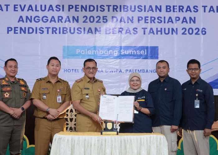 Sekda Edward Candra Apresiasi Distribusi Beras 2025, Pastikan Pengawalan Ketat Tahun 2026