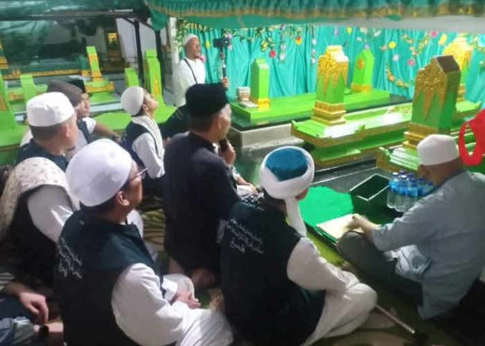 Wisata Religi yang Memikat: Keindahan Makam Sabokingking di Tengah Kota Palembang
