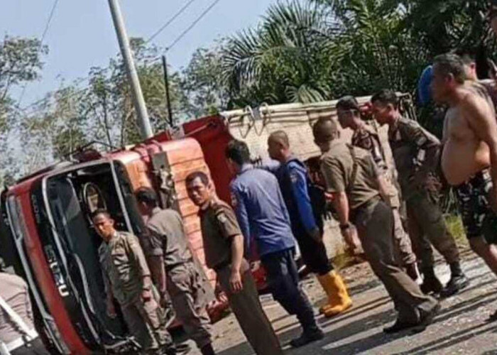 Tragis! Mobil Damkar Terbalik di Musi Rawas, 1 Petugas Gugur Saat Bertugas 1 Lagi Kritis