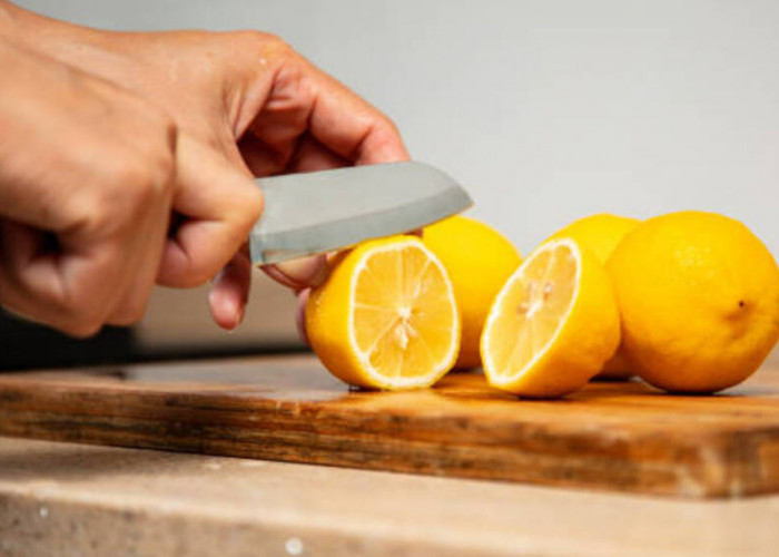 Campuran Lemon dan Madu Dapat Meredakan Batuk dan Pilek Serta Menyehatkan Kulit