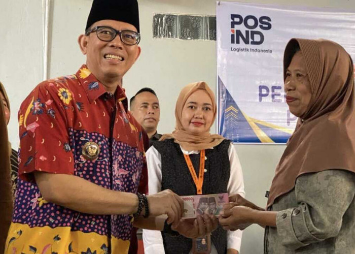 Kantor Pos Baturaja Salurkan Bansos Untuk 2.374 KPM di OKU Raya