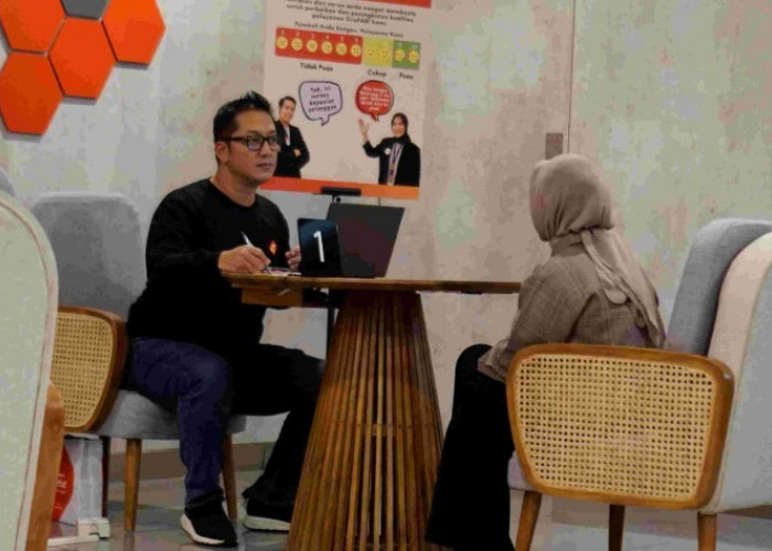 Rayakan Hari Pelanggan Nasional, Direktur Telkomsel Jadi Agen Customer Care