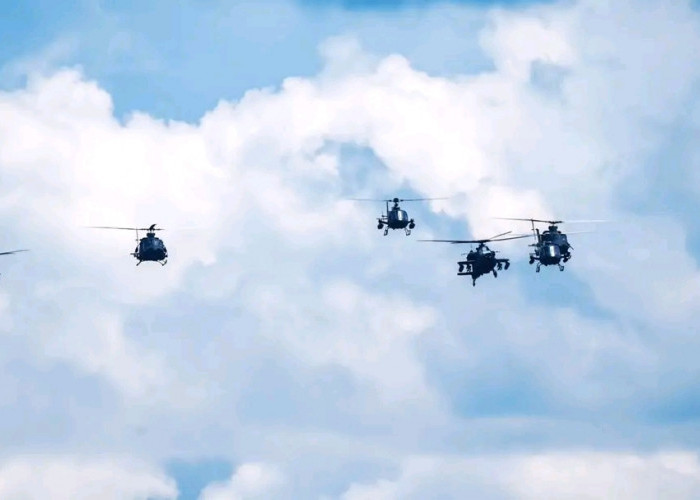 8 Helikopter Penerbad Latihan Penembakan Senjata Udara Terintegrasi