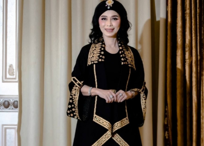 Ladys Tenun Klasik x Dekranasda OKU Selatan Tampilkan Pesona Kain Adat Kawai Kanduk dalam Fashion Show