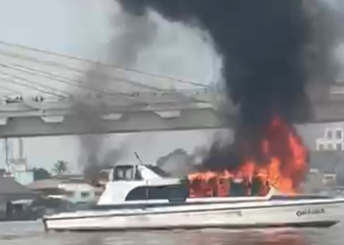 Speedboat PT OKI Pulp & Paper Mills Terbakar: Semua Penumpang Selamat, Penyebab Masih Lidik!