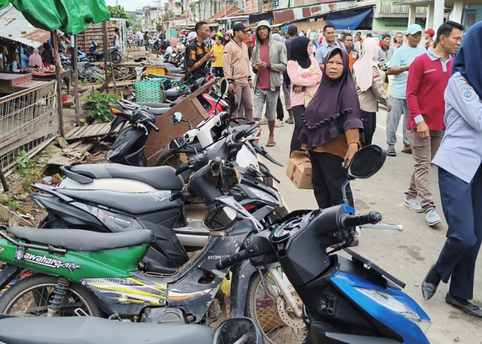 Parkir Liar di Jalan M Yamin Dikeluhkan Warga, Pemkot Prabumulih Turunkan Tim Gabungan Satpol PP dan Dishub