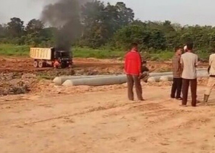 Warga Paldas Banyuasin Tuntut Hentikan Aktivitas Tambang Batu Bara, 2 Mobil Dibakar 