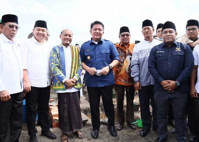 Herman Deru Bantu Wujudkan Pembangunan Masjid di Ponpes Al Jailaniyah Muara Enim 