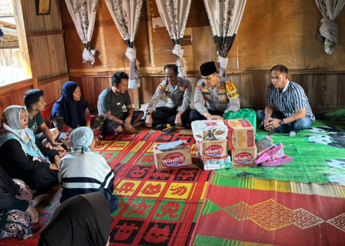 Polres Prabumulih Salurkan Bantuan untuk Korban Kebakaran di Payuputat, Wujud Nyata Kepedulian Polri