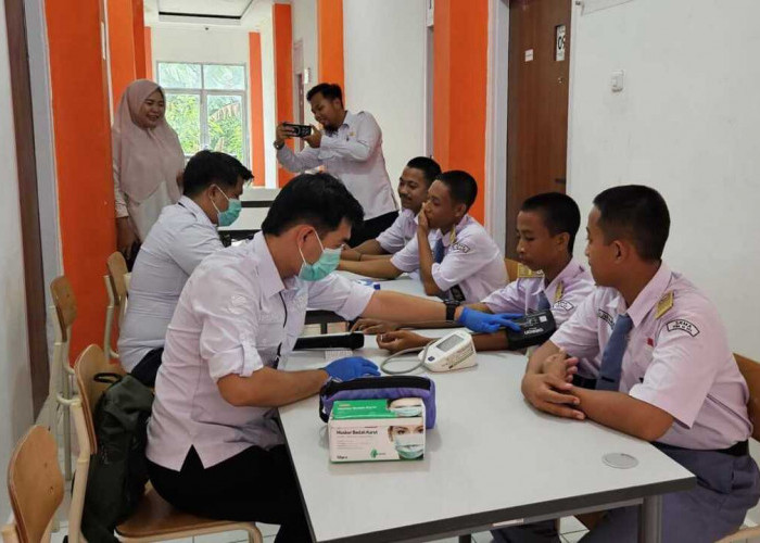 Kemensos Perkuat Peran Keluarga Siswa Sekolah Rakyat OKU