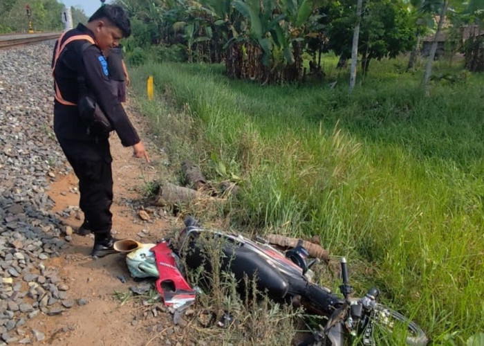 Motor Tertabrak KA Babaranjang di Perlintasan Tanpa Palang di OKU Timur, Pengendara Tewas