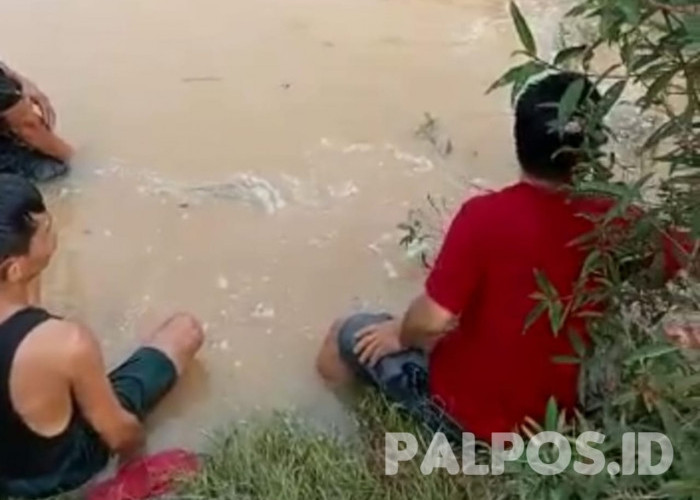 Mandi di Sungai Biduk, Gadis Desa Dawas Hilang Terseret Arus