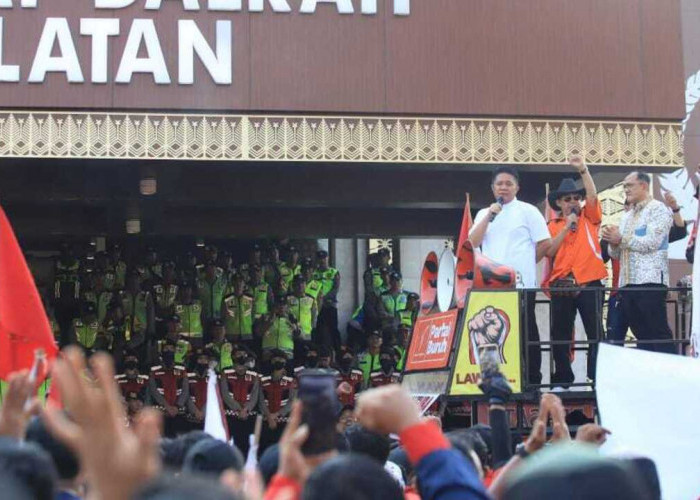 Sekda Sumsel Edward Candra  Dialog dan Serap Aspirasi Buruh Sumsel pada Peringatan MayDay 2025