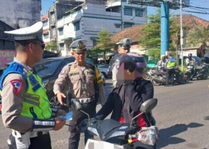 Tilang Ratusan Kendaraan Yang Melanggar Lalulintas