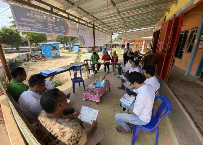Tingkatkan Kualitas Desa, PLN Salurkan Bantuan TJSL dan Edukasi K3