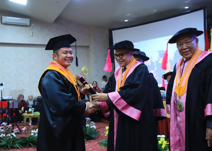 Gubernur Herman Deru Raih Gelar Doktor, Bawa Terobosan Model Pembangunan Inklusif