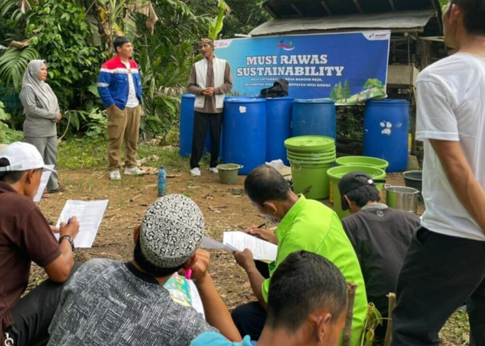 Pertamina EP Pendopo Field Latih Petani Musi Rawas Ciptakan Pupuk Organik Ramah Lingkungan