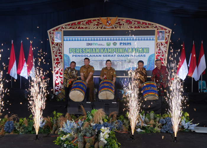 Tingkatkan Potensi Olahan Serat Daun Nanas Pj Bupati Apresiasi Program Kampung Madani di Desa Tanjung Bunut