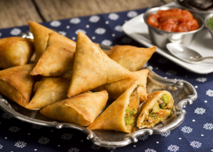 Tren Kuliner, Samosa Isi Ayam Kari, Camilan Pedas yang Menggoda Lidah