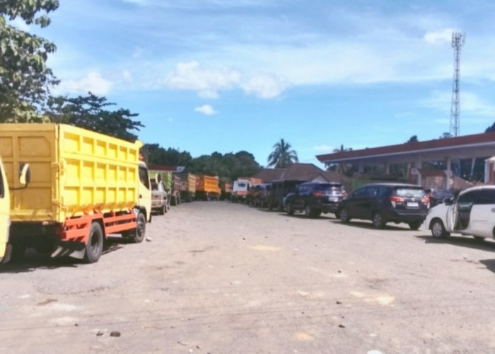 Keluhkan Antri 8 Jam Hanya Isi BBM Solar